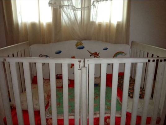 used-baby-cot-big-0